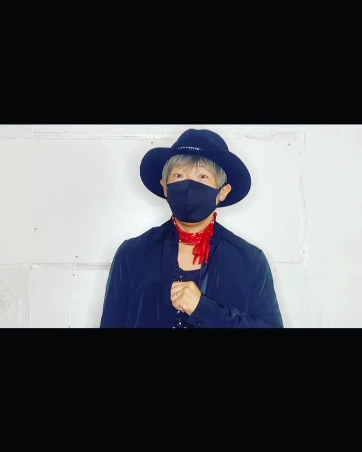 火口秀幸のインスタグラム：「こちらは　#tiktok で　 コミュニティ違反となった　#作品  これ、なんかいかんのかな？  おケツを　連発したからかッ（笑） 反省しよー  #吉本坂46 #RED #HIDEBOH https://vt.tiktok.com/UEuKSr/」
