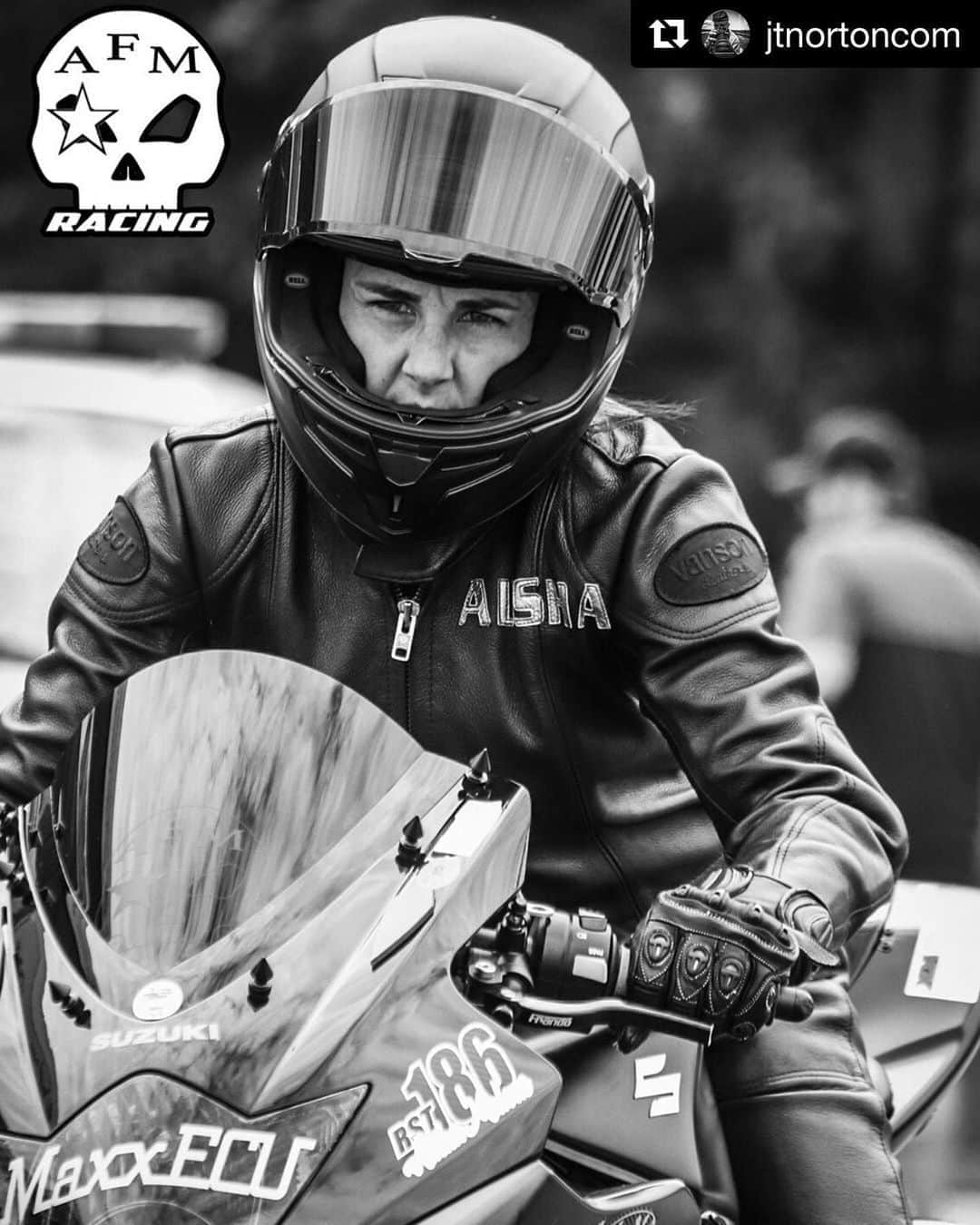 のインスタグラム：「#Repost @jtnortoncom  ・・・ It’s underway July 24-26 the XDA kicks off their season at Maryland International Raceway with the Platinum Fleet Repair Bike Fest! The event will feature Pro Street, Real Street, Pro Xtreme, Super Stock, Nitrous Bulls, Monster Bulls, Grudge, 4.60 Index, 5.60 Index, Crazy 8's, Top Sportsman, Pro ET and Street ET! And on Saturday Night the Afterdark Underground comes to life with even more Grudge Racing! Full Event Info 👇 www.XDAracing.com/bikefest #bikefest #vansonleathers #leather #armor #suit」