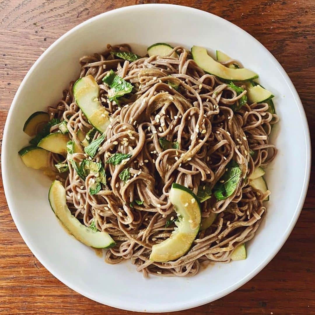 Food & Wineさんのインスタグラム写真 - (Food & WineInstagram)「This easy chilled sesame soba bowl with cucumber and scallions recipe by @basic_kitchen’s @ro.bi.n.h is endlessly riff-able: The lightly sweet, nutty sesame sauce is a great starting point for adding protein, extra veggies, or whatever you have on hand. Swipe for Editorial Assistant @antarasinha’s version with mint!  Recipe linked in our bio. 📷: @ericwolfinger」7月25日 4時50分 - foodandwine