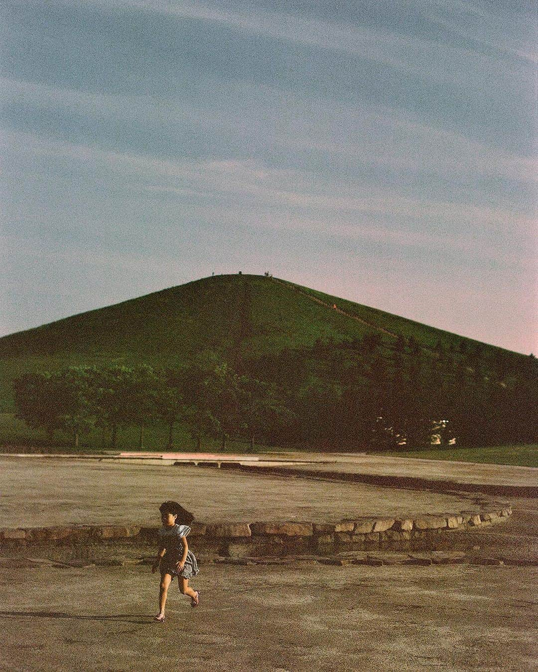 AÃRK Collectiveさんのインスタグラム写真 - (AÃRK CollectiveInstagram)「#AÃRKlikes the Moerenuma Park in Sapporo, Japan designed by Isamu Noguchi. . Photos @sebastiansabalbruce for Pleasure Garden Magazine  #isamunoguchi #sapporo #japan」7月25日 10時29分 - aark_collective