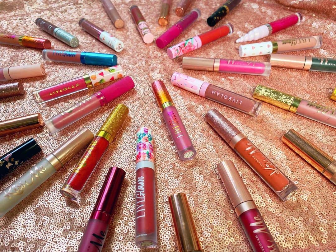LiveGlamさんのインスタグラム写真 - (LiveGlamInstagram)「If we could bring back ANY past #LiveGlam lippie.. what would you choose?! 💄  We are bringing back some of our OG shades and want to know what you want to see! 😍Let us know in the comments below the #LiveGlam shade names you NEED us to bring back into your life 😉 #LiveGlamFam」7月25日 5時32分 - liveglam