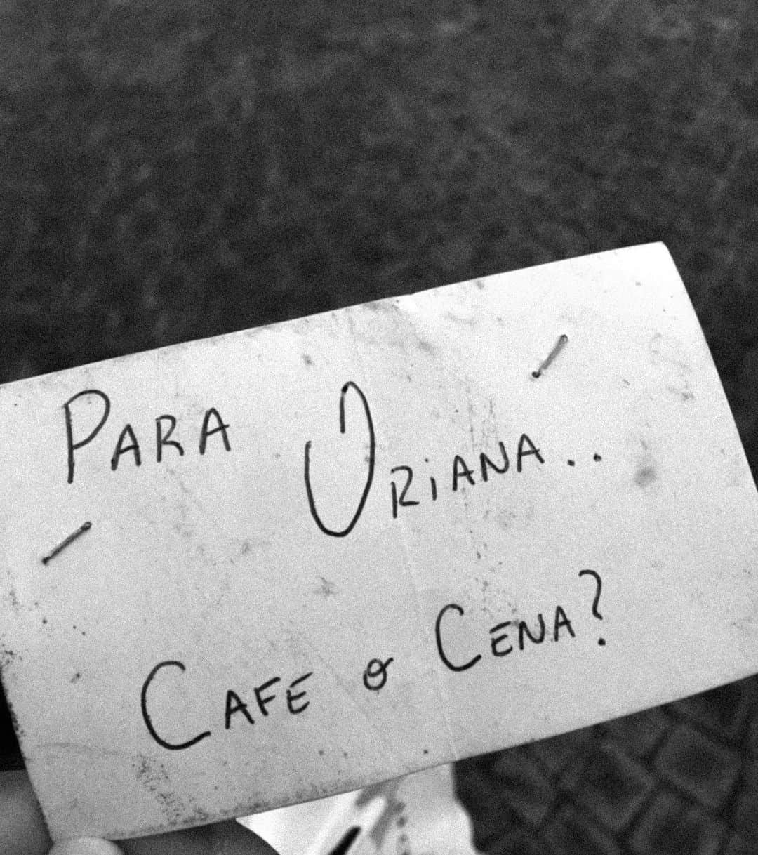 Oriana Sabatiniさんのインスタグラム写真 - (Oriana SabatiniInstagram)「Y con ese papelito empezaron estos dos años de mucho amor y bastante locura ❤️ te amooooo, por muchos mas mi amor @paulodybala !!!! (Era cafe porque no me gusta el mate 😂)」7月25日 5時37分 - orianasabatini