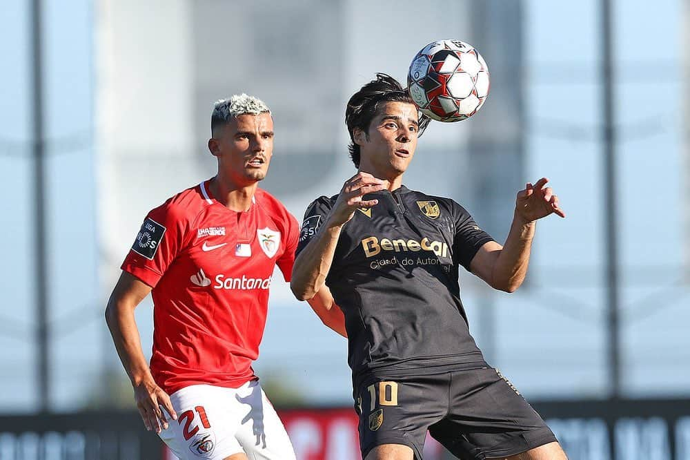 ジョアン・カルロス・テイシェイラのインスタグラム：「⚽️👀🌍」