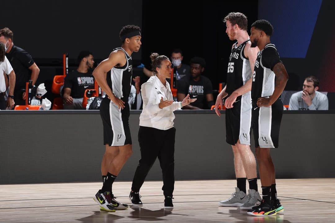 ルディ・ゲイのインスタグラム：「Congratulations to @officialbeckyhammon on being the first woman to coach an NBA game. She will continue to break barriers」
