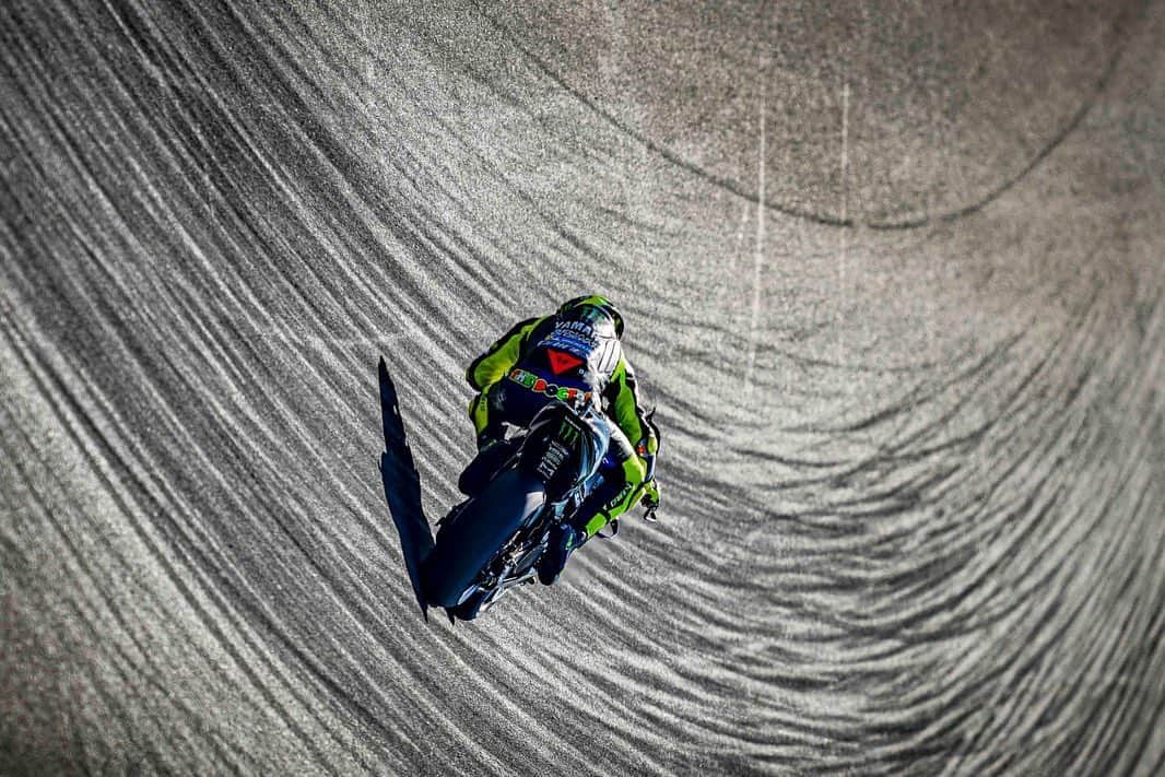 バレンティーノ・ロッシさんのインスタグラム写真 - (バレンティーノ・ロッシInstagram)「Jerez circuit,Spain  Friday,free practice 📸 @falex79 @gigisoldano」7月25日 6時20分 - valeyellow46