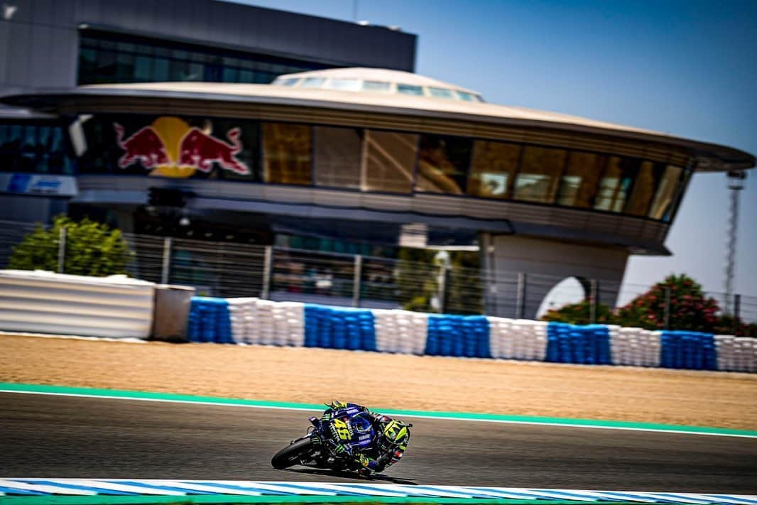 バレンティーノ・ロッシさんのインスタグラム写真 - (バレンティーノ・ロッシInstagram)「Jerez circuit,Spain  Friday,free practice 📸 @falex79 @gigisoldano」7月25日 6時20分 - valeyellow46