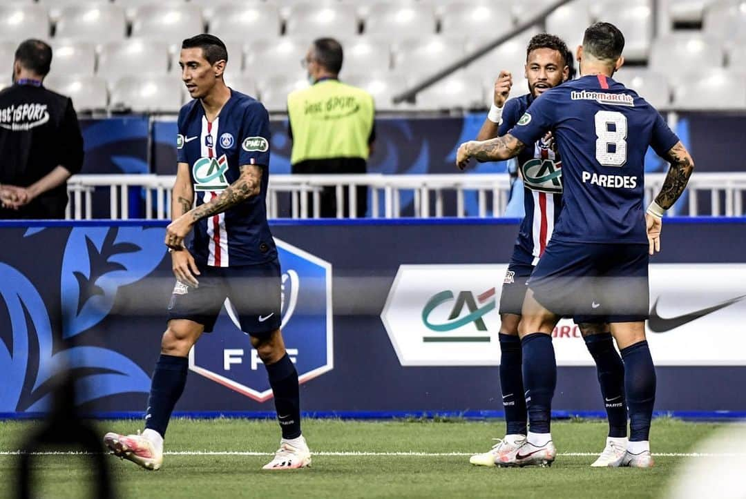 リーグ・アンさんのインスタグラム写真 - (リーグ・アンInstagram)「Le @psg bat l'@asseofficiel (1-0) et remporte la 𝟭𝟯𝗲 Coupe de France de son histoire 🇫🇷 🏆👏 !  @psg  beat @asseofficiel (1-0) and win the Coupe de France for the 𝟭𝟯𝘁𝗵 time in their history 🇫🇷 🏆👏 ! • • #CoupedeFrance #PSGASSE #PSG #ParisSG #ParisSaintGermain #StadedeFrance」7月25日 7時23分 - ligue1ubereats