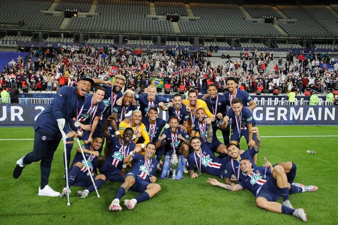 パブロ・サラビアさんのインスタグラム写真 - (パブロ・サラビアInstagram)「🇫🇷 Vainqueurs de la Coupe de France 💪🔴🔵 🇪🇸 Campeones de la copa de Francia 💪🔴🔵  #paris #psg #allezparis #icicestparis #coupedefrance #ps19」7月25日 7時23分 - pablosarabia92