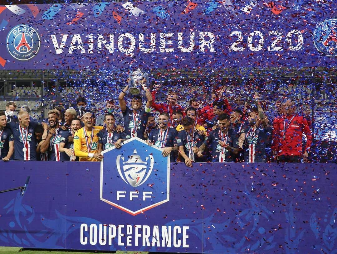マウロ・イカルディさんのインスタグラム写真 - (マウロ・イカルディInstagram)「Campeones Coupe de France 🏆🥇❤️💙 Allez Paris ❤️💙 @psg」7月25日 7時42分 - mauroicardi