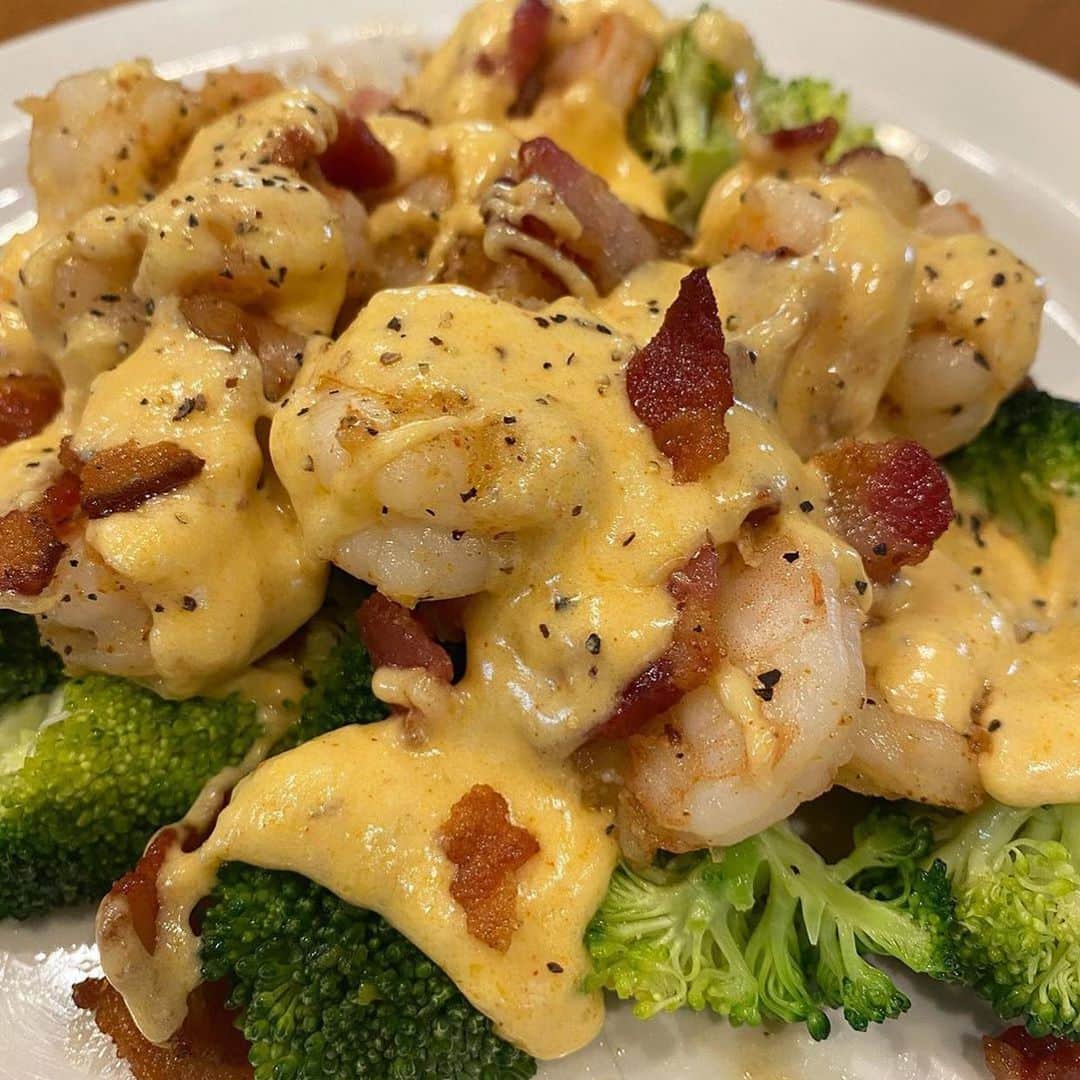 Flavorgod Seasoningsさんのインスタグラム写真 - (Flavorgod SeasoningsInstagram)「"Broccoli, bacon bits, sautéed shrimp with my cheese sauce 🔥 seasoned with @flavorgod Cajun Lovers seasoning"⁠⠀ -⁠⠀ Customer Recipe: 👉 @ketogrid⁠⠀⁠⠀ -⁠⠀ KETO friendly flavors available here ⬇️⁠⠀ Click link in the bio -> @flavorgod⁠⠀ www.flavorgod.com⁠⠀ -⁠⠀ Flavor God Seasonings are:⁠⠀ ✅ZERO CALORIES PER SERVING⁠⠀ ✅MADE FRESH⁠⠀ ✅MADE LOCALLY IN US⁠⠀ ✅FREE GIFTS AT CHECKOUT⁠⠀ ✅GLUTEN FREE⁠⠀ ✅#PALEO & #KETO FRIENDLY⁠⠀ -⁠⠀ #food #foodie #flavorgod #seasonings #glutenfree #mealprep #seasonings #breakfast #lunch #dinner #yummy #delicious #foodporn」7月25日 7時44分 - flavorgod