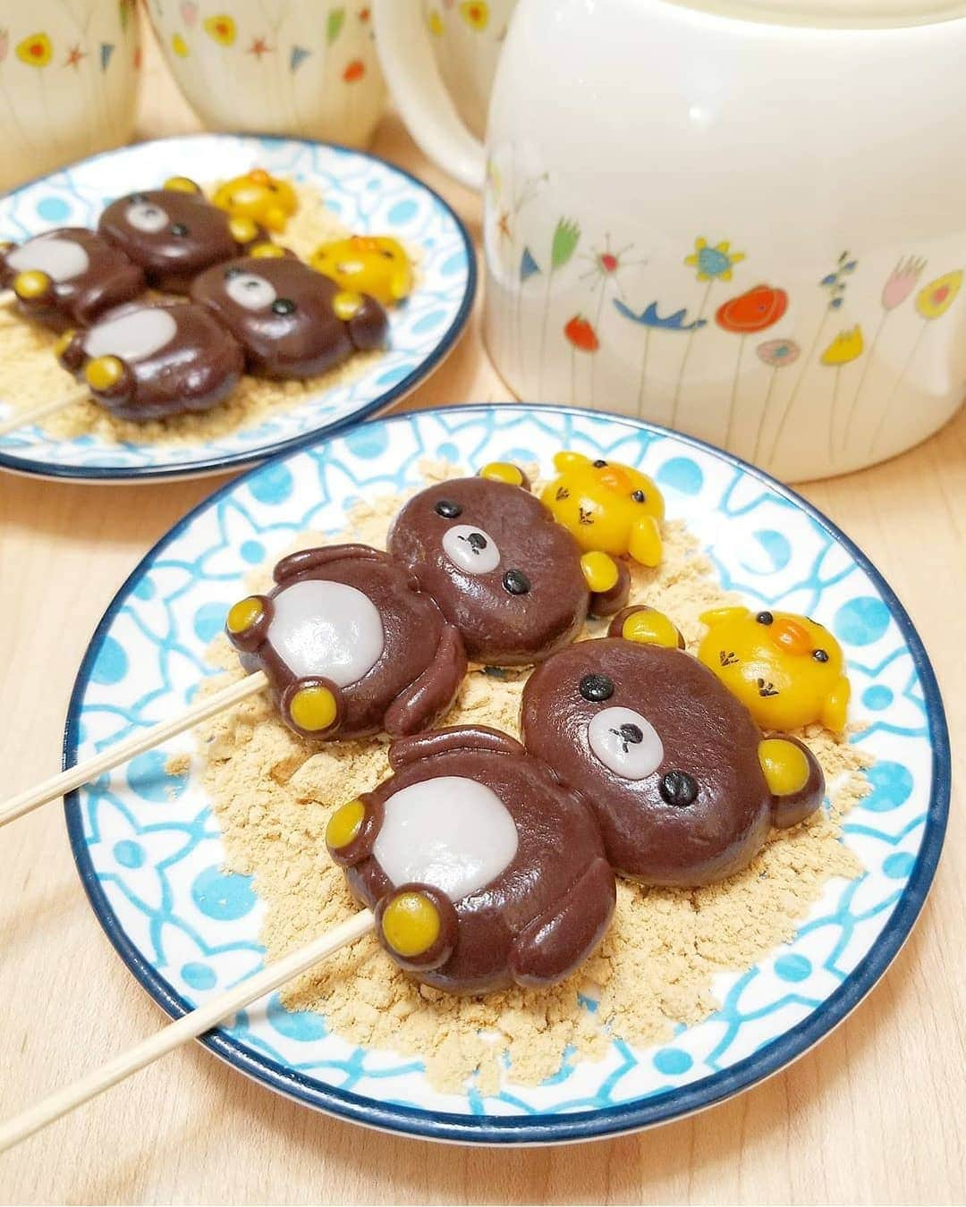 Rilakkuma US（リラックマ）さんのインスタグラム写真 - (Rilakkuma US（リラックマ）Instagram)「@mellyeatsworld made these adorable Rilakkuma and Kiiroitori sweets! Tag a friend who'd love to try one of these! . . . #rilakkumaus #rilakluma #sanx #kawaii #cutefood #リラックマ #サンエックス」7月25日 7時59分 - rilakkumaus