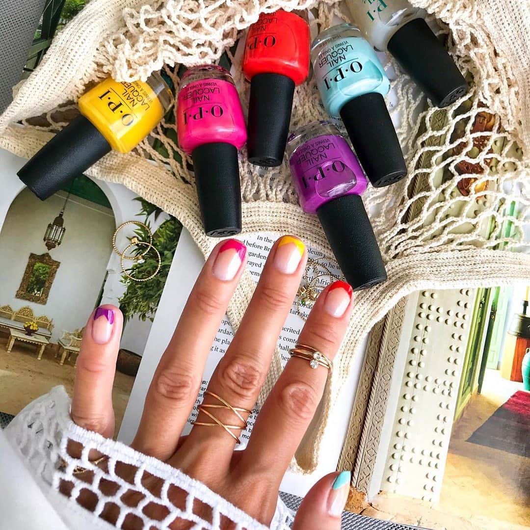 OPIさんのインスタグラム写真 - (OPIInstagram)「Dropping into your timeline this #Friday to bring some of our favorite pops of color 🌈  Head to our #linkinbio to explore #summer nail colors, trends, & nail art 🌞@dailycatl  #OPIcons #nails #nailsofinstagram #nails💅 #nailart #opinailart #opiobsessed」7月25日 8時14分 - opi