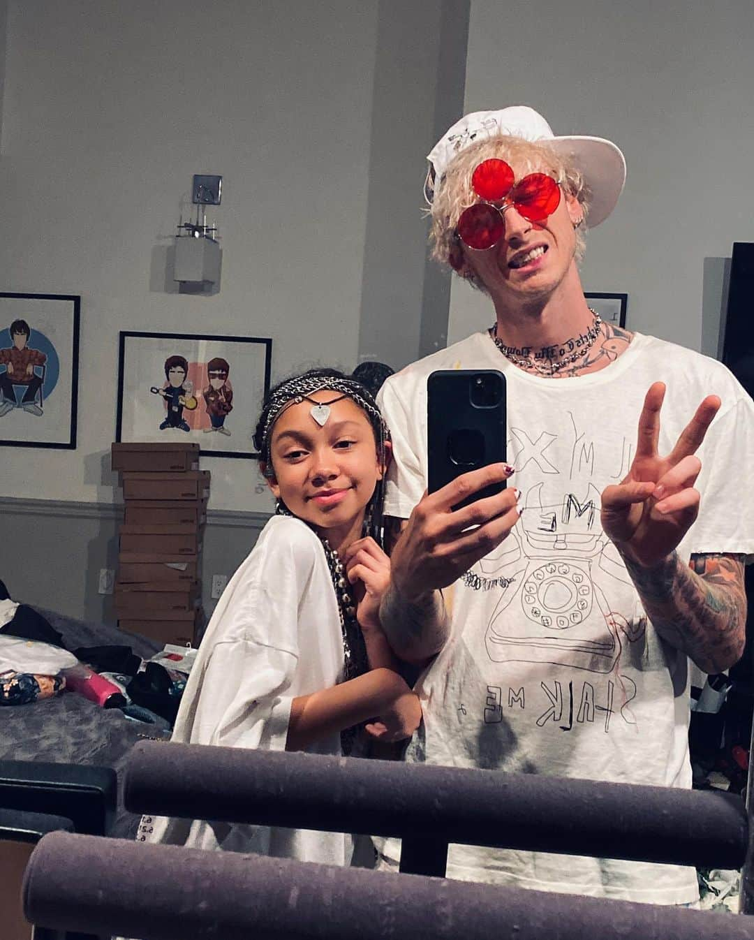 Young Gunnerさんのインスタグラム写真 - (Young GunnerInstagram)「the princess turned 11. 🥰👑🎂🖤 dassss my best friendddd 🎉🎉 #EST4life #TheBakers」7月25日 8時35分 - machinegunkelly