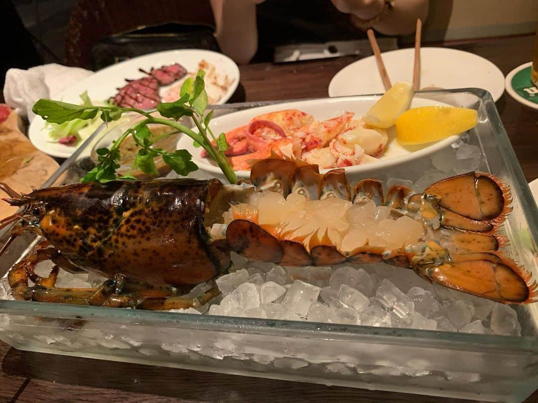 hiroroさんのインスタグラム写真 - (hiroroInstagram)「伊勢エビ旨し🦞 #伊勢エビ #伊勢海老 #海鮮  #副業 #脱サラ #FX #自動売買 #EA #お小遣い稼ぎ #バイナリー #バイナリーオプション #BO #物販 #転売 #貯金 #在宅ワーク #投資 #投資家 #仮想通貨 #暗号通貨#follow4follow #followme #follow #l4l  #instagood #instadiary #instalike  #instamood #instalove #instafollowsky」7月25日 19時40分 - h_hiroro999