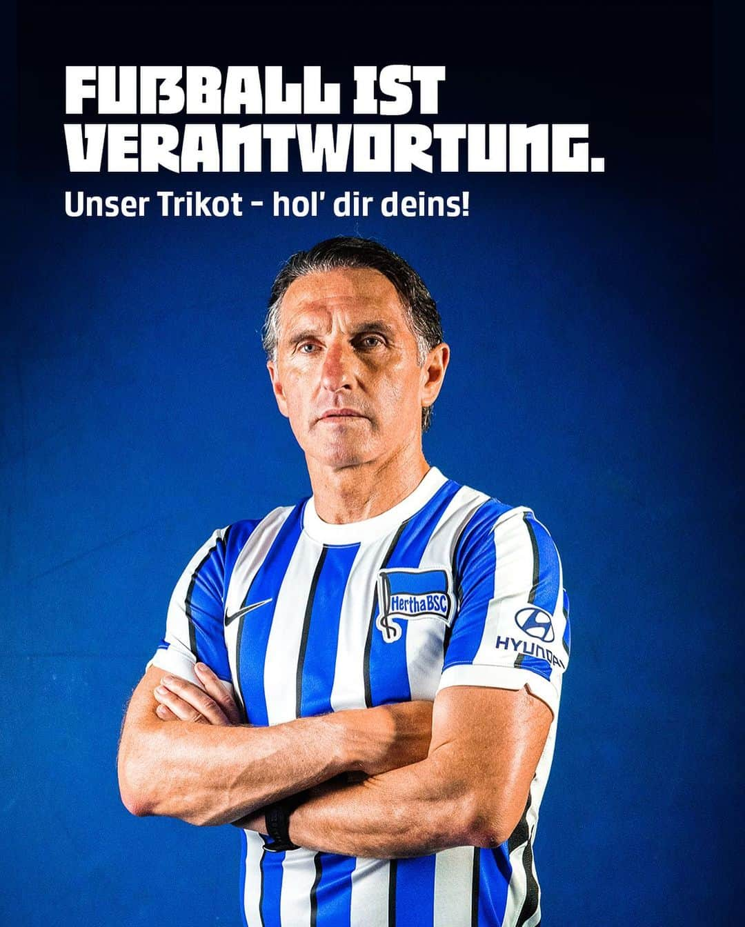 ヘルタ・ベルリンさんのインスタグラム写真 - (ヘルタ・ベルリンInstagram)「🔵⚪️ sind unsere Farben!  Hertha ist unser Verein.  Wir werden dich im Herzen tragen... und lassen dich niemals allein! 🔵⚪️ Fußball ist mehr - gemeinsam für Berlin!  . . #Fußballistmehr #gemeinsamfürberlin #blauweiß #heimtrikot #auswärtstrikot #saison2021 #hahohe #herthabsc」7月25日 18時13分 - herthabsc