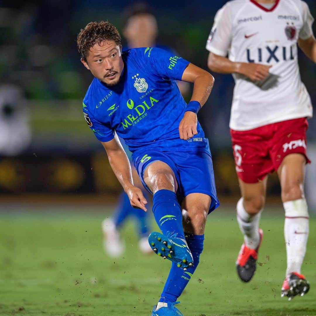 湘南ベルマーレさんのインスタグラム写真 - (湘南ベルマーレInstagram)「明日26日（日）はアウェイ川崎戦⚽ ・ 前節の鹿島戦のように、気持ちのこもった熱いプレー、そして一丸となって最後までやり切る姿勢を貫き、湘南らしく戦います🔥 ・ 気持ちひとつに、勝利を‼️ ・ #湘南 #ベルマーレ #湘南ベルマーレ #bellmare  #たのしめてるか #PROGRESSION #前進 #大野和成 #馬渡和彰 #谷晃生 #山田直輝 #松田天馬 #古林将太 #岩崎悠人 #齊藤未月」7月25日 18時18分 - shonan_bellmare