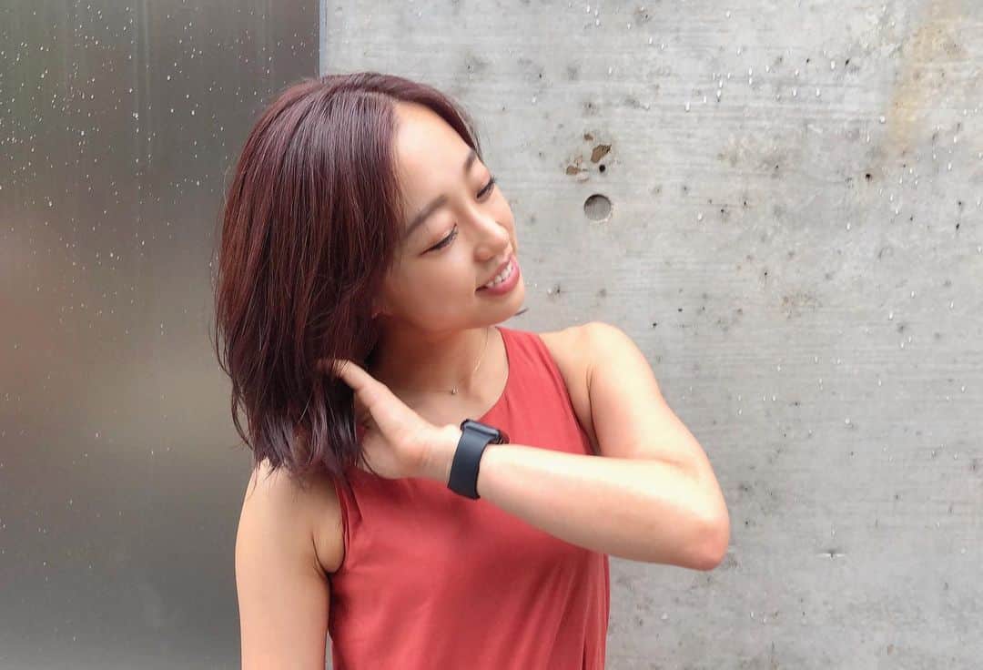 DJ YURiAさんのインスタグラム写真 - (DJ YURiAInstagram)「赤紫っぽくしてもらいました💜﻿ ﻿ 順調に伸びております🙆🏻‍♀️﻿ ﻿ ﻿ Thank you 🙏🏻 @ayano_kurihara  ﻿ ﻿ ﻿ #hair﻿ #haircolor  #ヘアカラー  #tokioトリートメント  #髪の毛伸ばし中  #今が耐え時」7月25日 18時28分 - djyuria