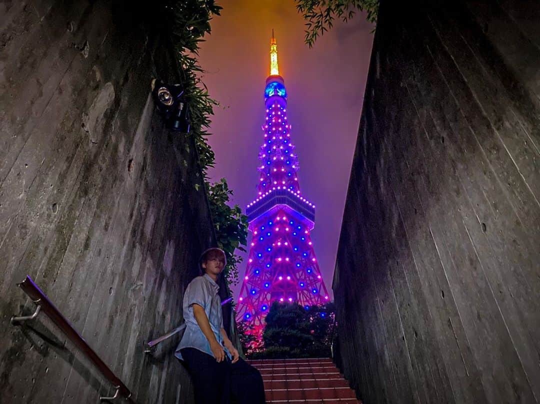 のインスタグラム：「東京タワー🗼  幻想的でした！  #instagood#actor#俳優#hair#style#l4l#f4f #followme #fashion #model #ootd #instafashion #workout#cinema#cinematic#cinematicvideo#cinematicvlog#cinematicvlogger#vlog#vlogger#filmmaker#フィルムメーカー#東京タワー」