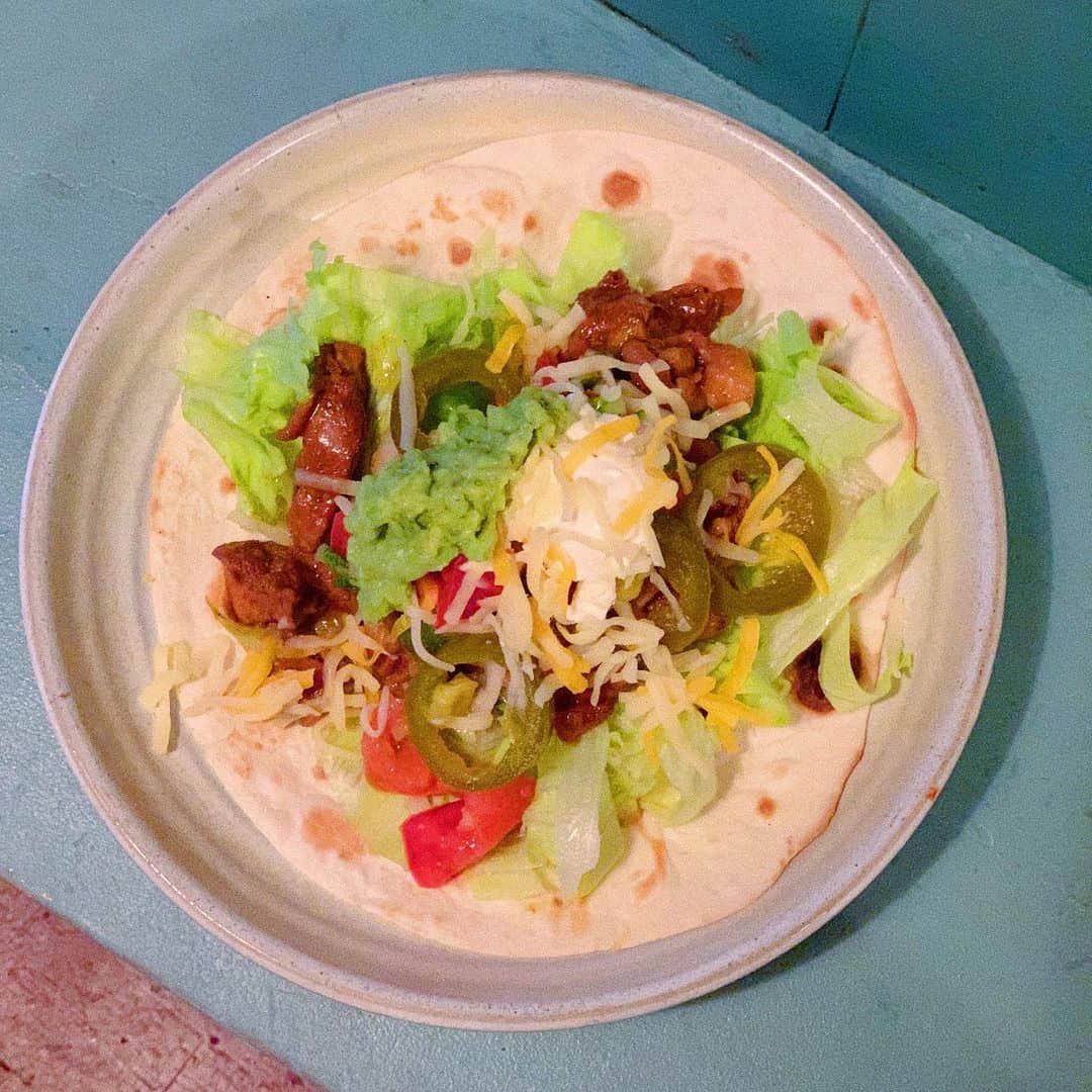 松㟢翔平のインスタグラム：「噂のチキンタコ @daitokai_tokyo」