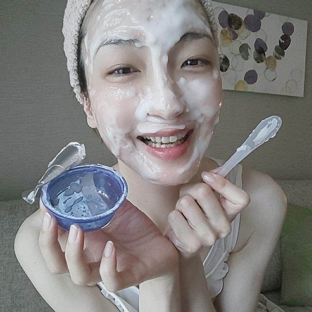 藤原宏美（ひろみん）さんのインスタグラム写真 - (藤原宏美（ひろみん）Instagram)「今週の【プルリ公式アンバサダー通信】♥️   毎度おなじみ！！ 【炭酸パックプルリ】ですよ～😊  最近、よく 「楽しそうにパックしてるなぁ☺️」 と言われます🤣  いや、ほんと楽しいの😍  楽しみながらお手入れ出来るって、最高⤴️⤴️  皆さんもチェックしてみて下さいね👍️  @utukcia  #炭酸パック #炭酸パックプルリ #炭酸パックpurury #purury #utukcia #ウツクシア #炭酸パックプルリアンバサダー #美容 #美 #beauty #藤原宏美 #おうち美容 #おうちエステ #ながら美容」7月25日 19時12分 - hiromint7