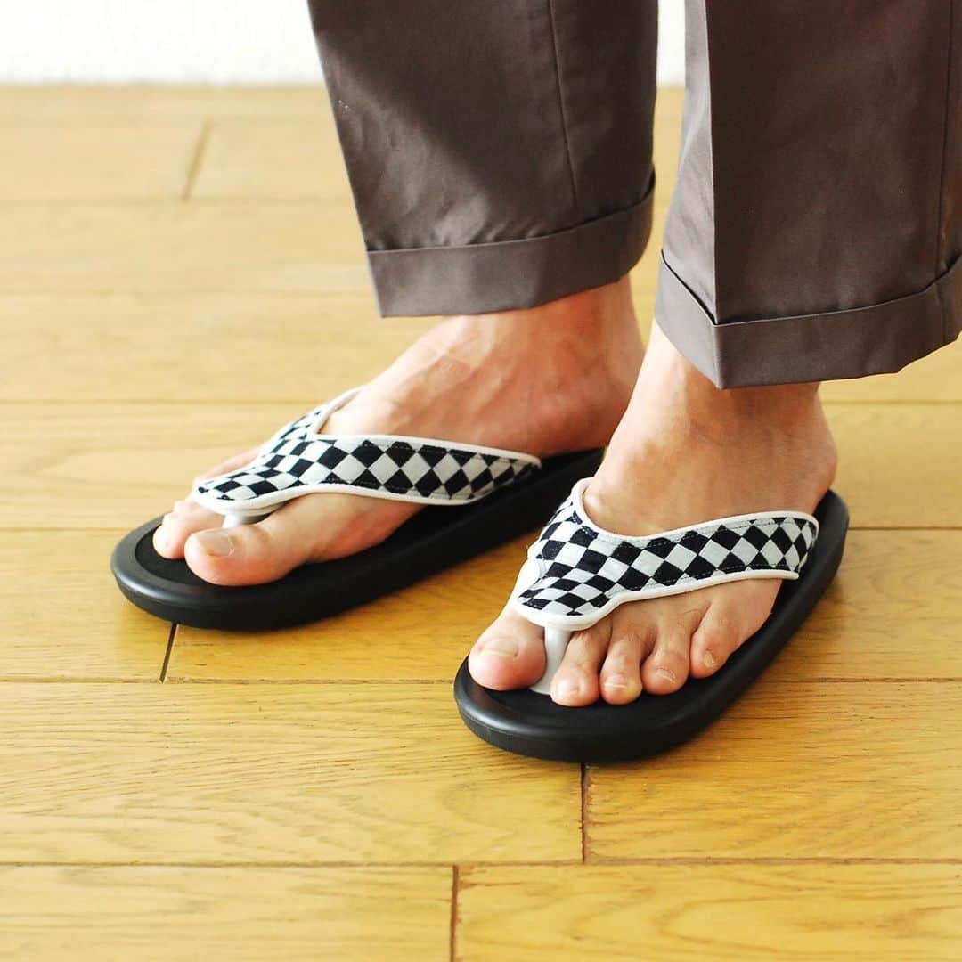 wonder_mountain_irieさんのインスタグラム写真 - (wonder_mountain_irieInstagram)「_ JoJo × itten. / ジョジョ×イッテン “BEACH SANDAL -checkered flag-” ￥36,300- _ 〈online store / @digital_mountain〉 https://www.digital-mountain.net/shopdetail/000000009508/ _ 【オンラインストア#DigitalMountain へのご注文】 *24時間受付 *15時までのご注文で即日発送 *1万円以上ご購入で送料無料 tel：084-973-8204 _ We can send your order overseas. Accepted payment method is by PayPal or credit card only. (AMEX is not accepted)  Ordering procedure details can be found here. >>http://www.digital-mountain.net/html/page56.html _ #JoJosandal #itten. #祇園ない藤 #ジョジョサンダル #イッテン _ 本店：#WonderMountain  blog>> http://wm.digital-mountain.info/blog/20200725-1/ _ 〒720-0044  広島県福山市笠岡町4-18  JR 「#福山駅」より徒歩10分 #ワンダーマウンテン #japan #hiroshima #福山 #福山市 #尾道 #倉敷 #鞆の浦 近く _ 系列店：@hacbywondermountain _」7月25日 19時20分 - wonder_mountain_