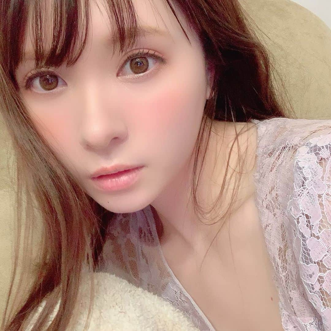 河西美希さんのインスタグラム写真 - (河西美希Instagram)「※3枚目﻿ ﻿ な﻿ に﻿ 食﻿ べ﻿ た﻿ ﻿ #口の横と下の黒い点﻿ #ほくろじゃありません﻿ #記憶ない﻿ #もしかして﻿ #虫…？」7月25日 19時15分 - mikipon1111