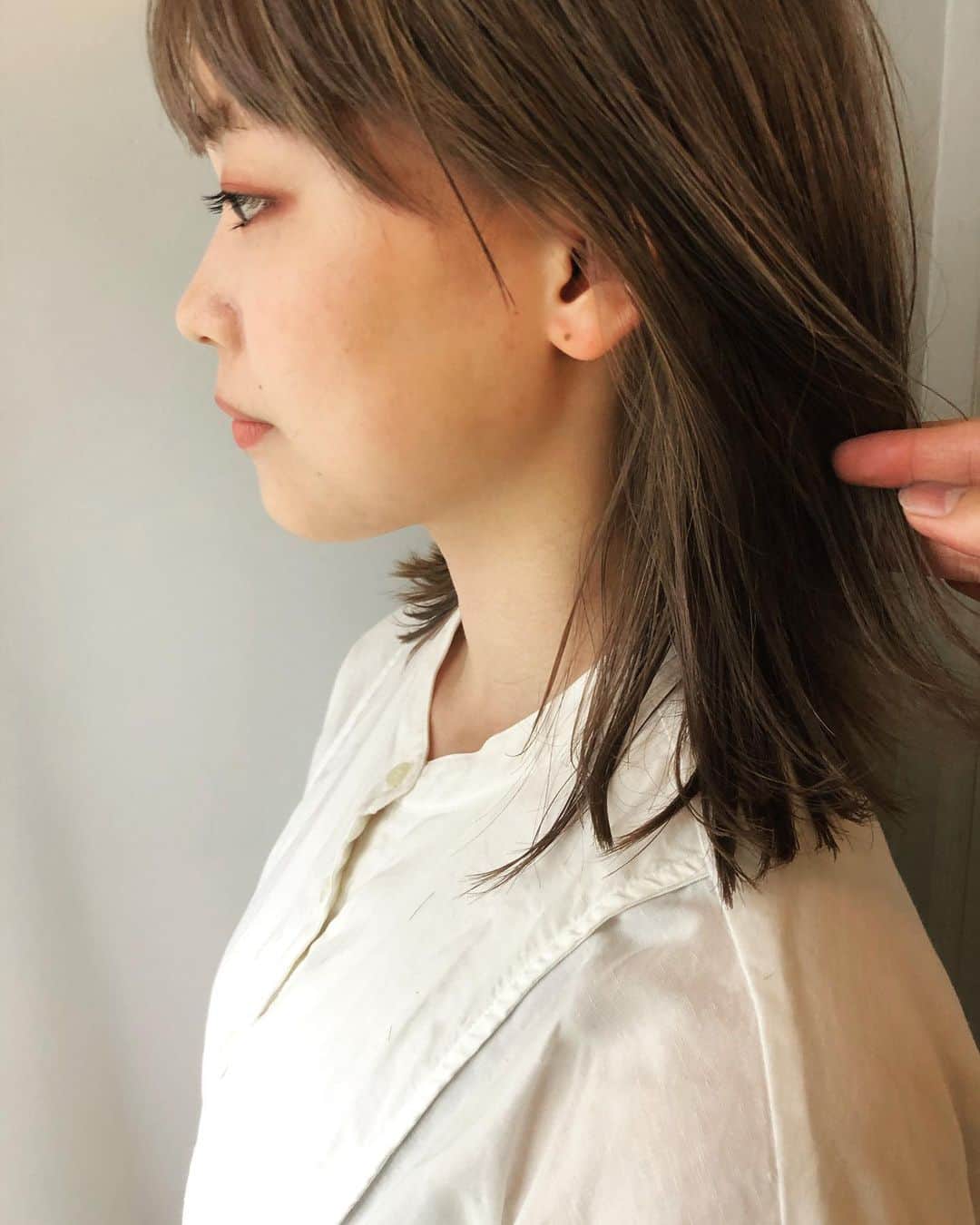 大場美和さんのインスタグラム写真 - (大場美和Instagram)「髪を染めました 人生初のブリーチを経て、とってもきれいな色にしていただいて嬉しい！ニヤニヤが止まらない〜🥴 ありがとうございました！👉🏻 @mikihirokaneko  @mic0618」7月25日 19時18分 - miwa_oba