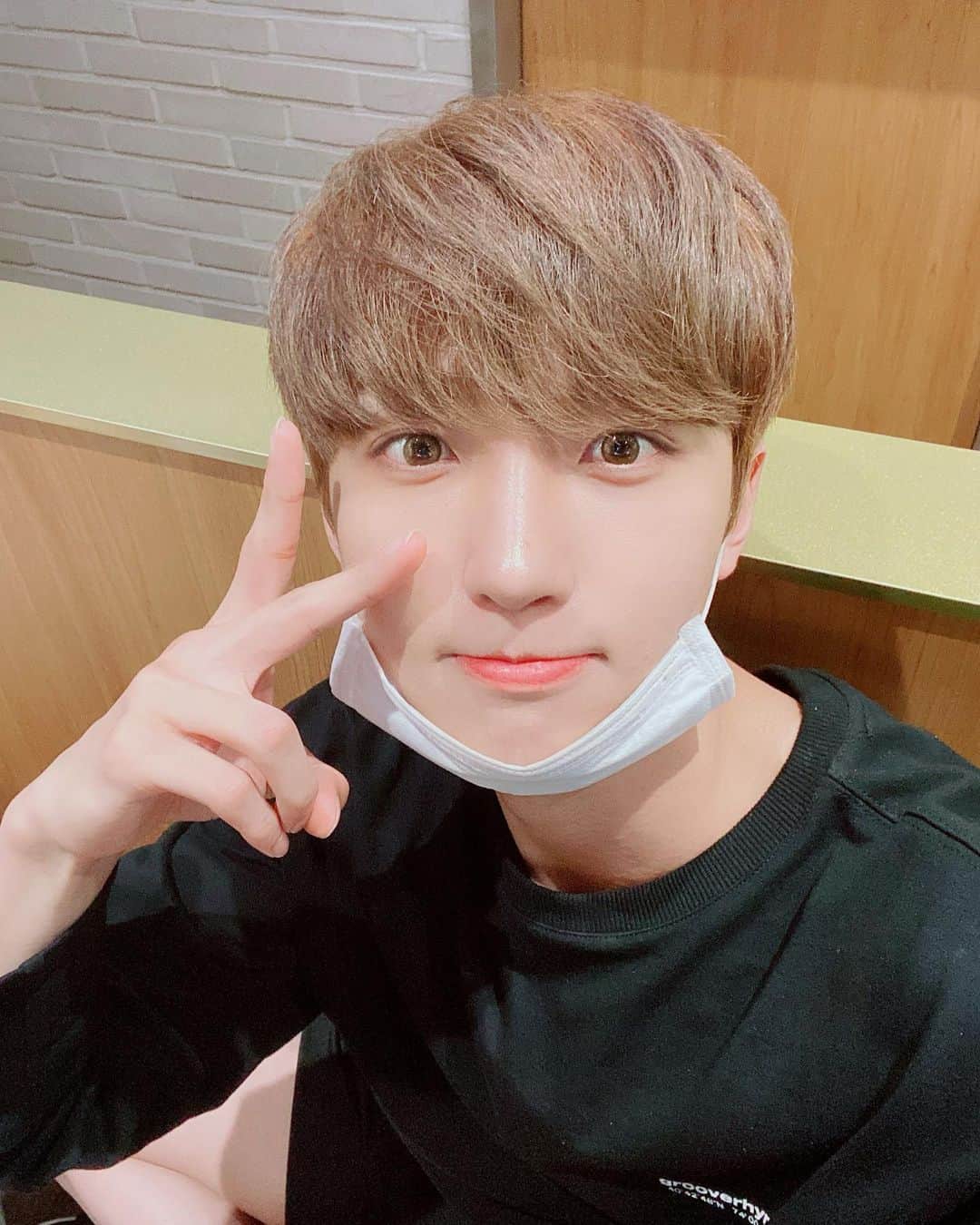 UP10TIONさんのインスタグラム写真 - (UP10TIONInstagram)「토요일🕺  #업텐션 #선율 #UP10TION #SUNYOUL」7月25日 19時33分 - u10t_official
