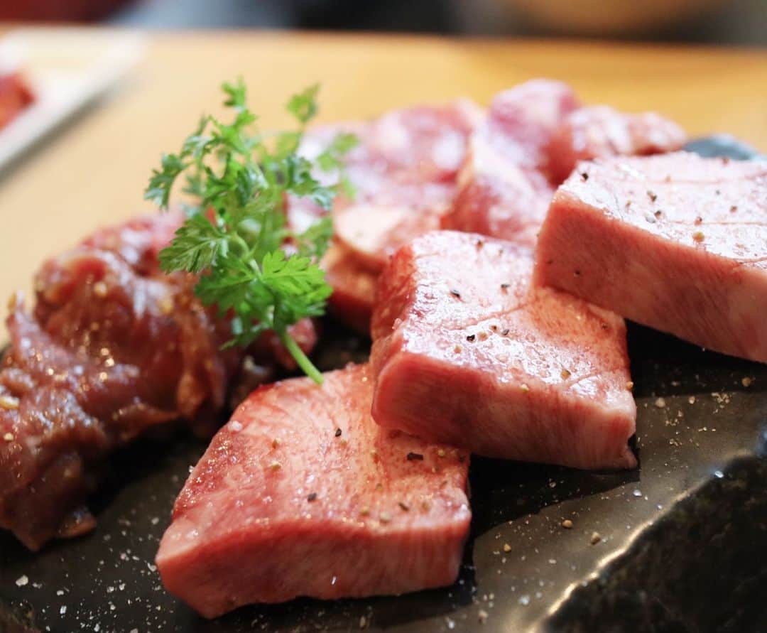 近藤英恵さんのインスタグラム写真 - (近藤英恵Instagram)「大好きなお友達と美味しいお肉でパワーチャージ🥩❣️こんな日があるから頑張れます🥂happy🌈💕 #お肉#🥩#お肉大好き#I❤️🥩#🍴#🥂#久しぶりの外食 #大好きなお友達#やっと会えました#早く安心して過ごせますように #❤️」7月25日 19時36分 - hanachan93