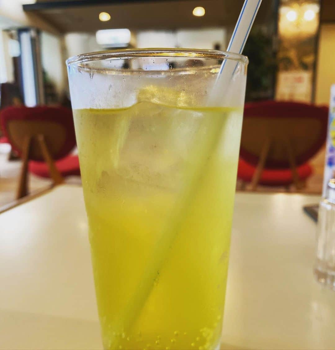 五箇公貴のインスタグラム：「アクリの方がオロポより味が薄味で少しマイルドな感じ。 #サウナ」