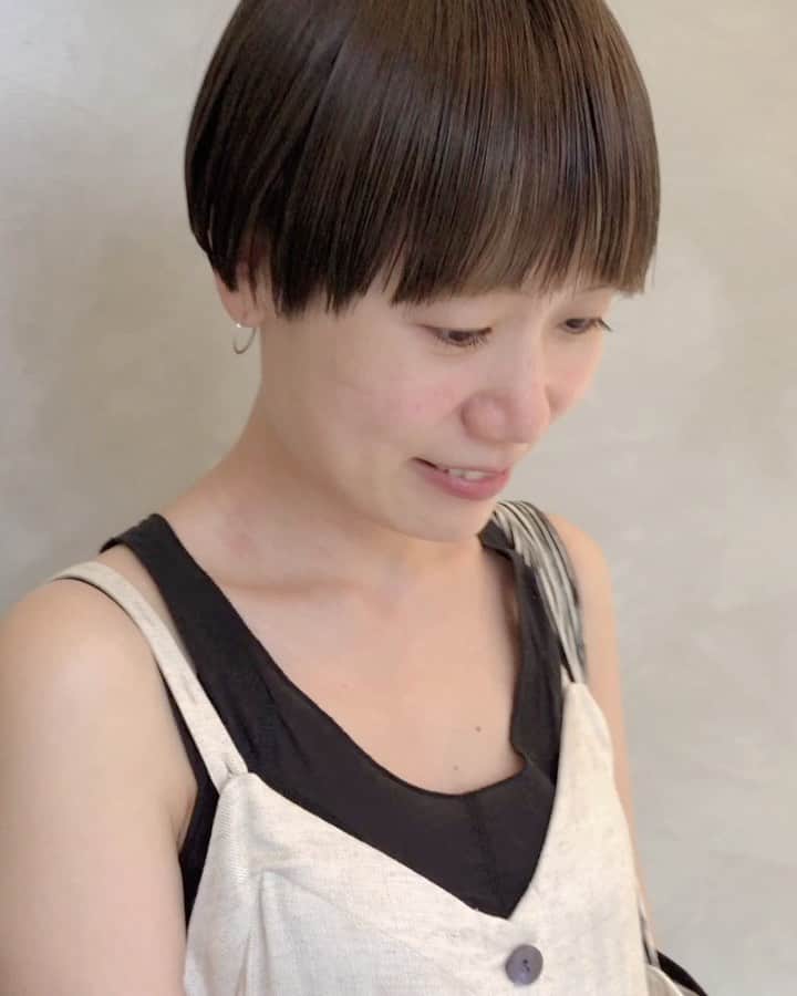 野々口祐子のインスタグラム：「コンパクトなマッシュショート バングにもインナーカラーを🌼 #nono_hair #syan_tokyo  #マッシュショート #インナーカラー」