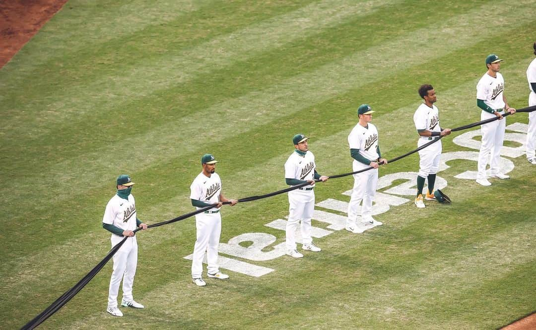 オークランド・アスレチックスさんのインスタグラム写真 - (オークランド・アスレチックスInstagram)「Black. Lives. Matter. Let’s play ball.  #RootedInOakland」7月25日 11時52分 - athletics