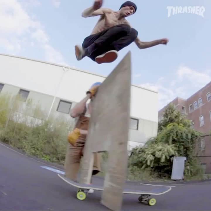 スラッシャーのインスタグラム：「👷🏻‍♂️ @manramp x @fancyladskateco ❗️ Now playing on all Thrasher channels 🪐」