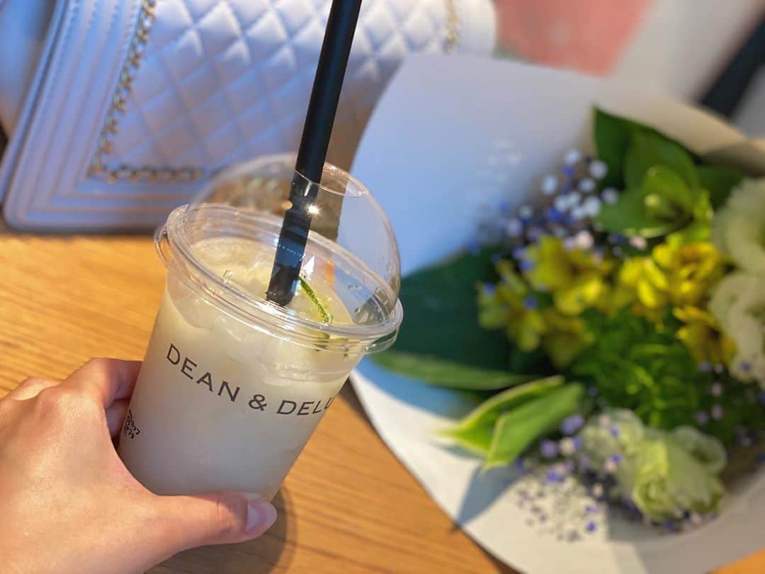 のインスタグラム：「来週梅雨明けってニュースで言ってたし﻿ 旅行行きたいなあ( ˘ •ω• ˘ )﻿ ﻿ でもコロナもまた増えてきたね😂﻿ お出掛けしてる方達は気をつけてね😂﻿ ﻿ ﻿ ﻿ #summer」