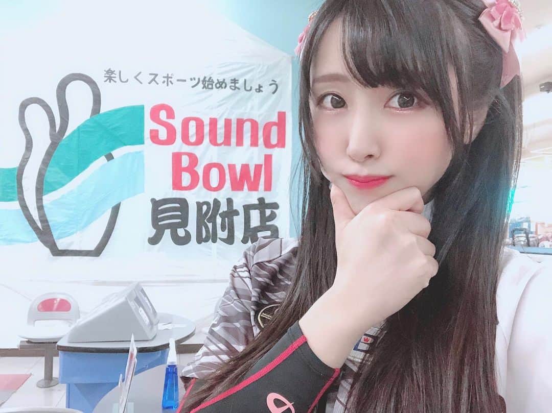 のインスタグラム：「おはくま🐻 . . #おはよう #gm #goodmorning #おはくま #ボウリング #bowling #볼링 #🎳 #新潟県 #遠征 #サウンドボウル #日々の出会いに感謝 #バクステ外神田一丁目 #熊本美和 #miwakumamoto  #アイドル #idol #일본 #아이돌 #アイドルボウラー #Pリーガー #プロボウラーになりたい #japanesegirl #followme #サンブリッジ #ユニフォーム #ハーフツイン #すきぴ」