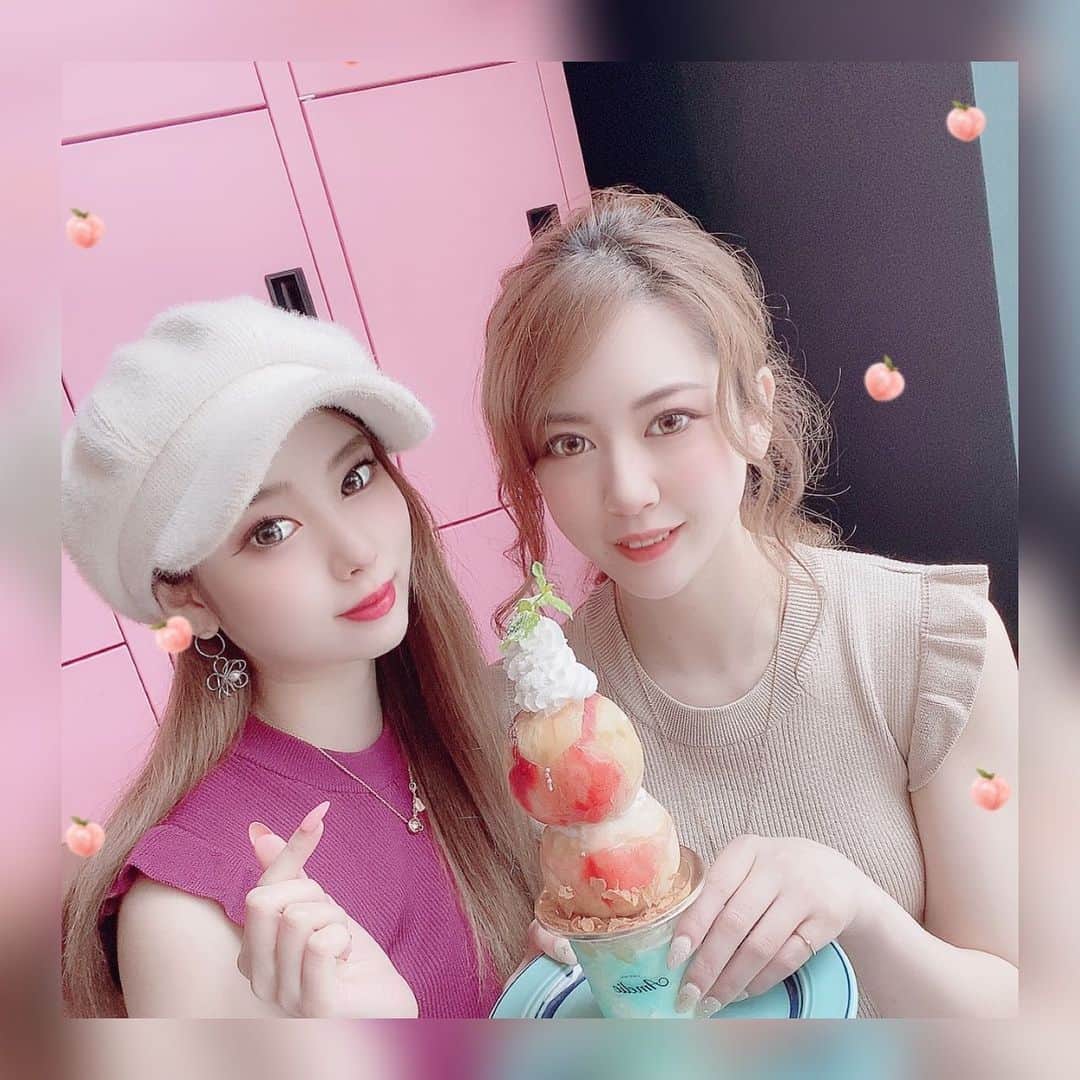 嶋谷愛（あいちゅん）のインスタグラム：「. THEインスタ映え🤍 . . .  #🍑 #👙 #名古屋カフェ #栄カフェ #カフェ巡り #l4l #❤ #キュンです」