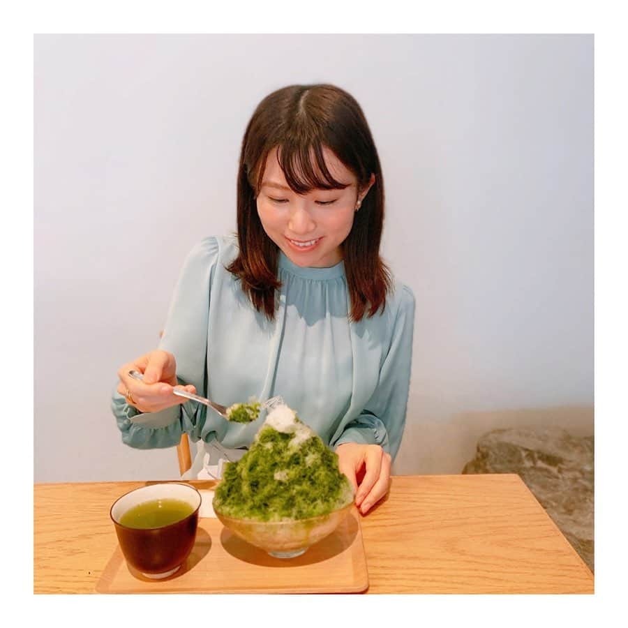 のインスタグラム：「*#カキ氷の日 以前行った @susumuya_chaten さん 抹茶かき氷です。 渋い抹茶と甘〜いみるくが絶妙にマッチして 幸せな気持ちになりました♡ 抹茶だけでも美味しいです😋  お客さんが1組だったので さっといただいて帰りました^_^」