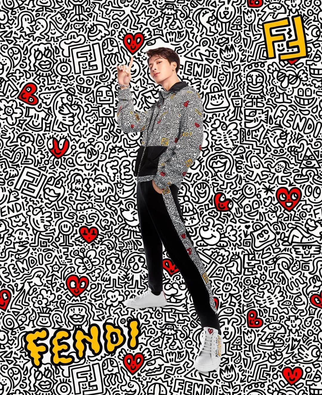 ジャクソンさんのインスタグラム写真 - (ジャクソンInstagram)「@fendi  @mrdoodle  👀 yeaaaaaaa~~~~~」7月25日 12時43分 - jacksonwang852g7