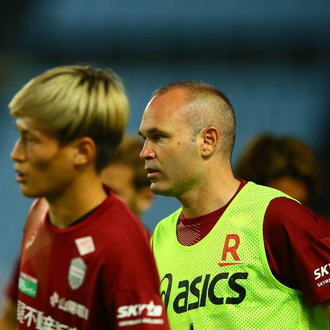 ヴィッセル神戸さんのインスタグラム写真 - (ヴィッセル神戸Instagram)「試合に向けて集中！ Focused on the match!  .  #vissel #visselkobe #ヴィッセル #ヴィッセル神戸 #Kobe #神戸 #WeAreKobe #KobeForeverForward #一致団結 #JLeague #Jリーグ #DAZN」7月25日 12時56分 - visselkobe