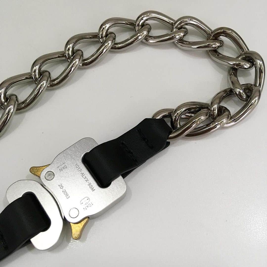 のインスタグラム：「20AW 1017 ALYX 9SM 1st Delivery has arrived at ELIMINATOR. . ▪︎BUCKLE NECKLACE ▪︎CHAIN NECKLACE ▪︎NYLON BUCKLE BELT ▪︎DOUBLE BUCKLE BELT ▪︎SUIT PANTS ▪︎6 POCKET DENIM ▪︎NYLON COAT ▪︎CREW NECK SWEAT ▪︎NYLON PANT with ZIP . #alyx #alyxstudio #1017alyx9sm #matthewwilliams #nickknight #showstudio #20aw #aw20collection #newcollection #military #uk #dior #diorhomme #streetfashion #streetstyle #streetwear #cobrabuckle #eliminator #tokyo #daikanyama #instafashion #instastyle #mensfashion #menswear #necklace #accessories」