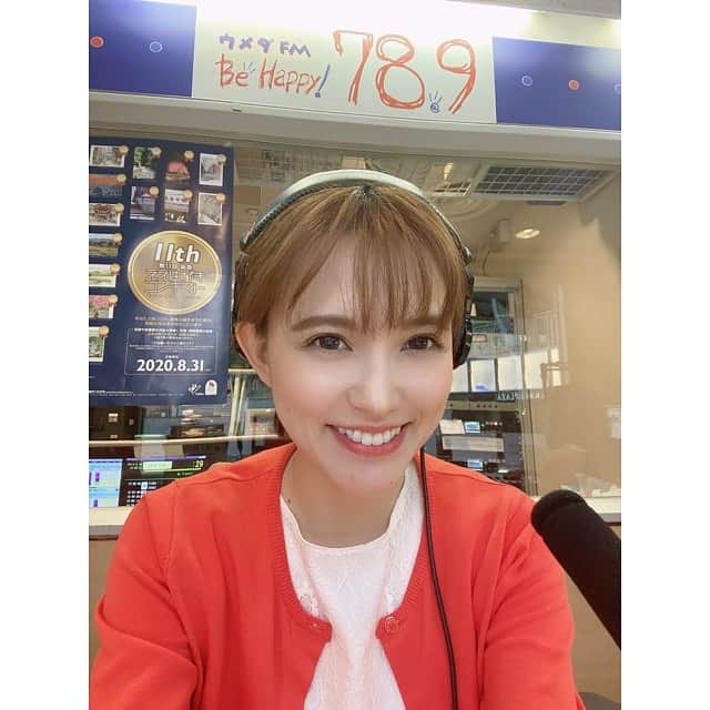 三島ゆかりさんのインスタグラム写真 - (三島ゆかりInstagram)「昨日もウメダFM Be Happy! 789『Be Travel!』聴いてくださった皆様ありがとうございました💖📻 本来であれば大阪では毎年、7/24,25は天神祭だけど今年はコロナで中止…😞残念ですが、今日大阪のどこかで19：50頃〜5分間程度花火が打ち上げられるそうです🎆ということで、オープニングナンバーは🎵 #aiko 『花火』 #mrchildren 『HANABI』 おすすめ世界遺産は、年中常夏の楽園ハワイにある『ハワイ火山国立公園』をご紹介しました🌴🌺 今週は夏のスーパーメジャーウィークだったので、夏に聴きたい洋楽ラブソングをセレクト⬇️ #neyo 『Because I Love You』 #vanessacarlton 『A Thousand Miles』 #carlyraejepsen 『Now That I Found You』 メッセージテーマは『夏に食べたくなるもの』 私の今の気分はスープカレー🍛✨来週友達とランチしたらインスタにアップしますね😋👍 DJゆかりんごセレクトは夏といえばな曲を3曲チョイス🎶 #tmrevolution 『HOT LIMIT』 #ripslyme 『熱帯夜』 #湘南乃風 『睡蓮花』 トラフィックリポート、ハービスプラザ、プラザエントの情報もお届け👍✨ エンディング曲はテンションの上がるナンバーで締め😆  #madonna 『hung up』 また来週、生放送にて13：30〜16：00お届けします😆 聴ける方は是非聴いてくださいね〜❤️❤️ https://www.be-happy789.com  #radio #dj #osaka #umeda #ウメダfmbehappy789 #オープンスタジオ #生放送 #三島ゆかり #ゆかりんご #ラジオ #世界遺産 #ハワイ #hawaii #ハワイ火山国立公園 #music #follow」7月25日 13時41分 - apple340