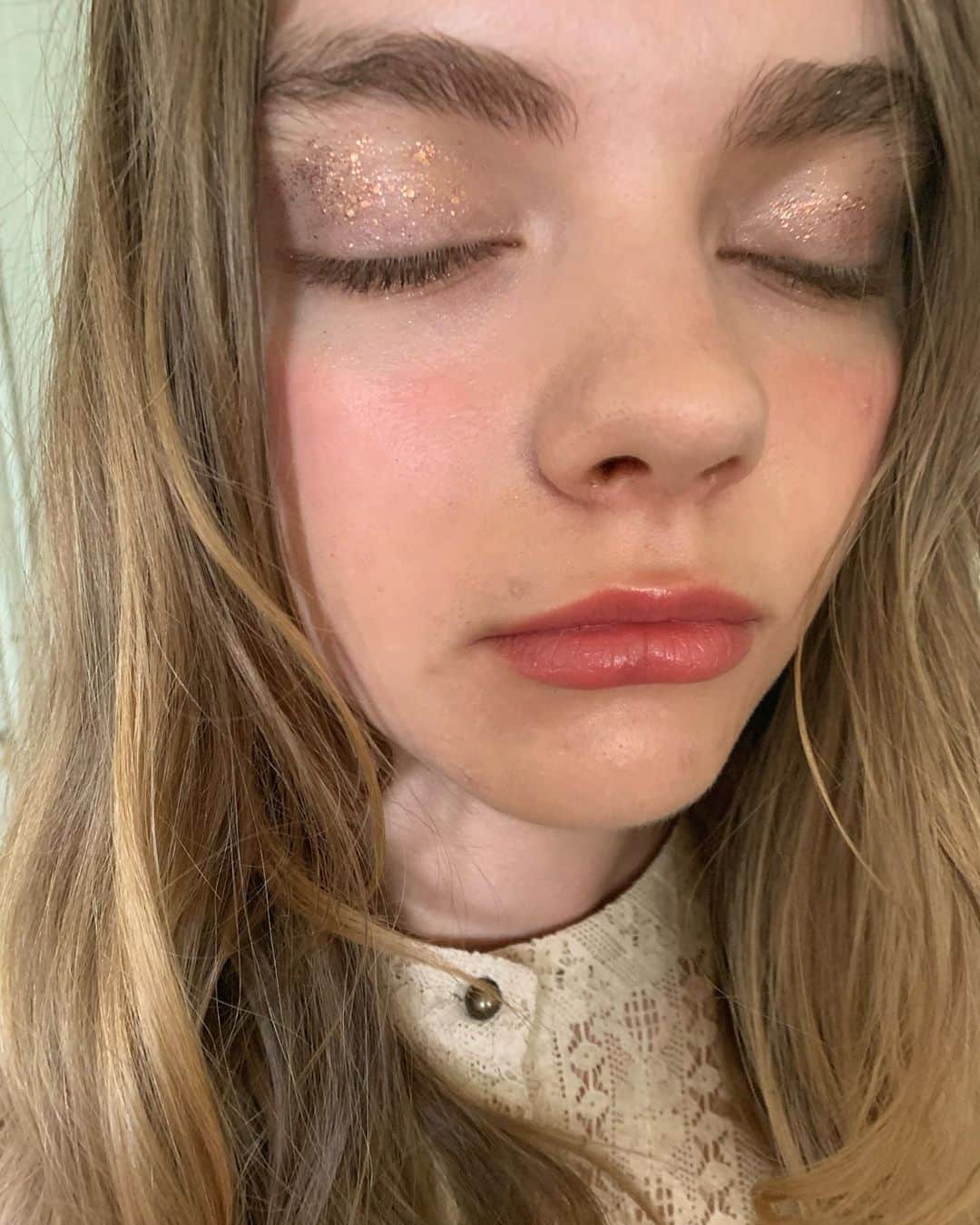まつだみらいのインスタグラム：「✨✨✨✨ メイクってほんとに楽しいね☺️✨」