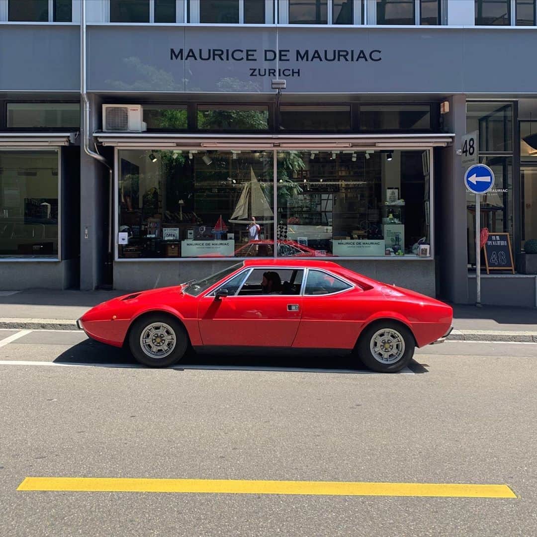 Maurice De Mauriac Zurichさんのインスタグラム写真 - (Maurice De Mauriac ZurichInstagram)「Always nice when clients come by with their beautiful #cars . Especially in this case, a very rare #ferrari308gt4 in super condition. He just got it two month ago and has now the matching watch! #gofastorgohome #mauricedemauriac #atelier #stripes #colors #redferrari #ferrari #zurich」7月25日 19時49分 - mauricedemauriac
