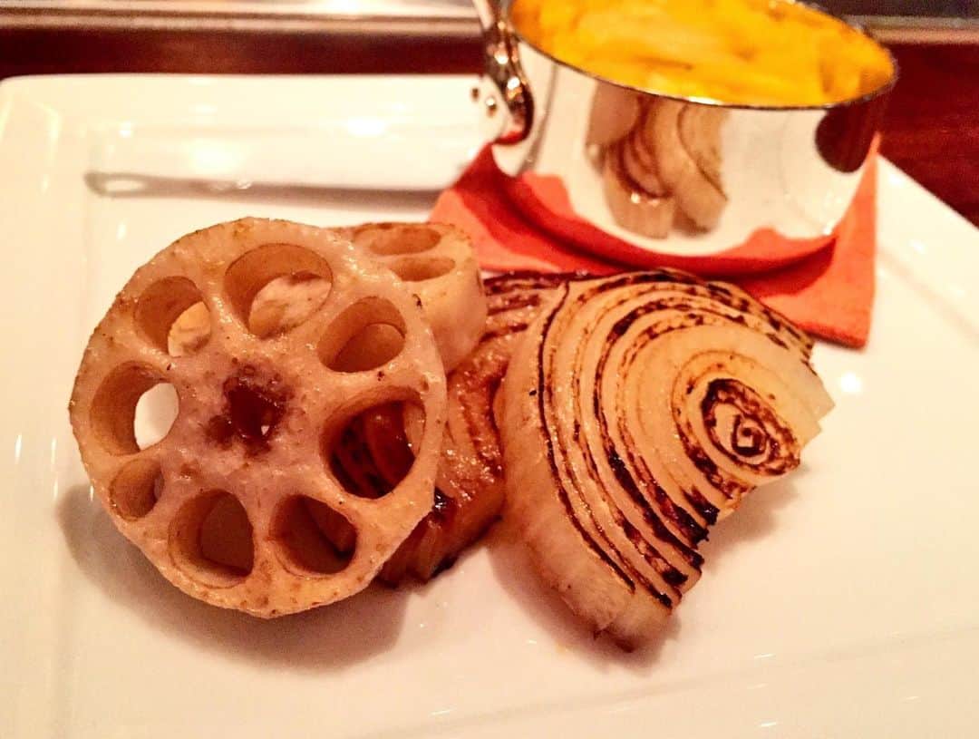 吉田早織さんのインスタグラム写真 - (吉田早織Instagram)「やさいや鉄板焼野菜　赤坂 食べログ3.58  落ち着いてて、野菜中心だからヘルシーで愛用😋😋💖 赤坂と新宿にあるよー！！  #やさいや#赤坂#新宿#海鮮 #野菜 #オーガニック #バーニャカウダ #ワイン #夜ご飯 #wine#赤ワイン#夜ご飯#ワイン#wine#beef#お酒好きな人と繋がりたい #赤ワイン#スパークリング#白ワイン#シャンパン#ワイン女子#followme#follow#followforfollowback #美味しい#バル#お酒#グルメ#グルメ好きな人と繋がりたい #お酒好き女子 #グルメスタグラム#ワイン好きな人と繋がりたい#鉄板焼き #歌舞伎町」7月25日 19時49分 - saoriyoshida034