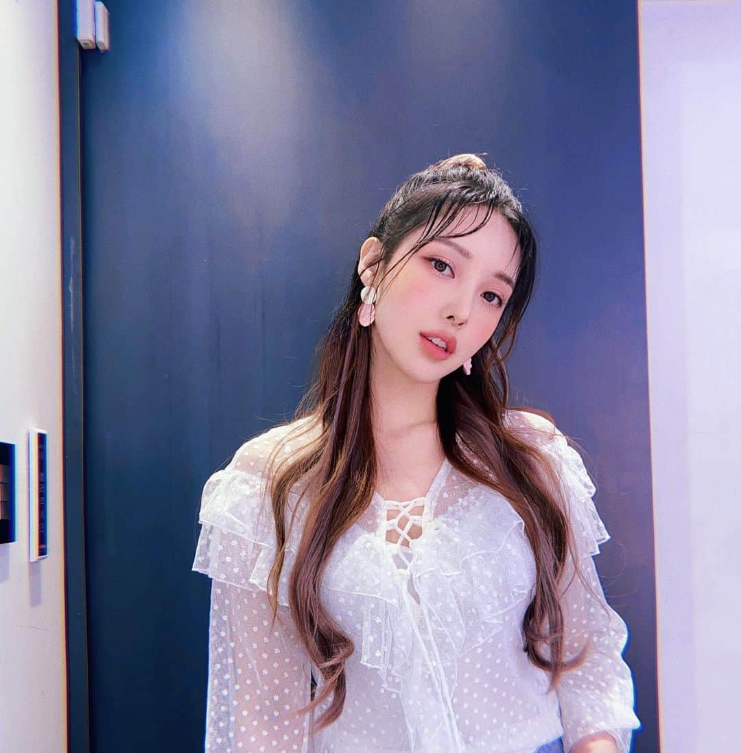 ポニーのインスタグラム：「물렁🍑 VS 딱딱🍑」