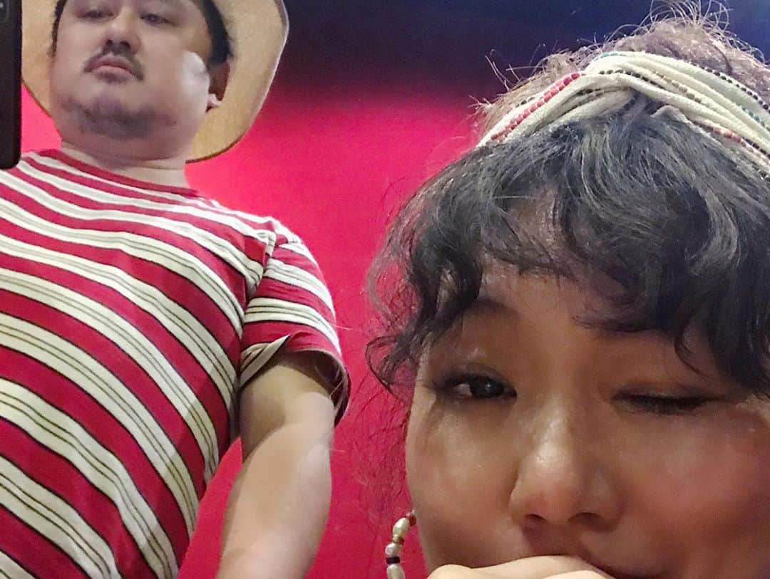 有坂美香さんのインスタグラム写真 - (有坂美香Instagram)「Tonight❣️ Mommy Funk Special  今夜もヨロシクお願いしまSHOW 楽しみー💕  下記転送です^_^  ほんじーつ‼️ こんな豪華メンバーでモミーFUNK!ができるなんて、楽し過ぎるー🤣🤣🤣  人数限定でのライブになりますが、まだ若干の席数も用意できると思います。 前売りのご予約はすでに締め切りましたが、当日券も予約制なのでお店に直接お問い合わせくださいませ！！  同時に配信もするので、そちらも是非お申し込みください！！ 配信視聴用チケット購入はこちらからお願いします↓↓  https://passmarket.yahoo.co.jp/event/show/detail/01ja6e113rnit.html」7月25日 14時29分 - mikaarisaka