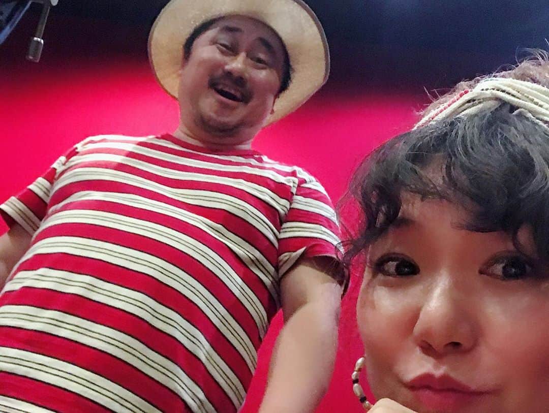有坂美香さんのインスタグラム写真 - (有坂美香Instagram)「Tonight❣️ Mommy Funk Special  今夜もヨロシクお願いしまSHOW 楽しみー💕  下記転送です^_^  ほんじーつ‼️ こんな豪華メンバーでモミーFUNK!ができるなんて、楽し過ぎるー🤣🤣🤣  人数限定でのライブになりますが、まだ若干の席数も用意できると思います。 前売りのご予約はすでに締め切りましたが、当日券も予約制なのでお店に直接お問い合わせくださいませ！！  同時に配信もするので、そちらも是非お申し込みください！！ 配信視聴用チケット購入はこちらからお願いします↓↓  https://passmarket.yahoo.co.jp/event/show/detail/01ja6e113rnit.html」7月25日 14時29分 - mikaarisaka
