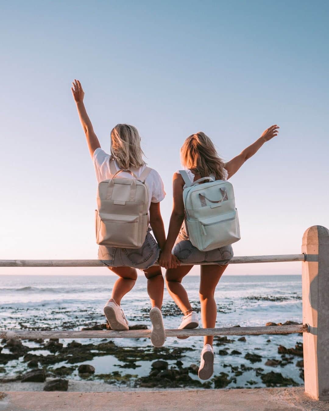 Kapten & Sonさんのインスタグラム写真 - (Kapten & SonInstagram)「'Born for adventure.' 🕊️ Always with you on adventures: our backpacks! Our backpack Bergen "Mint" is on sale at the moment! Hurry up to discover all of our sale products. 😍 @joliejanine @julescecilia #bekapten #kaptenandson #backpacks #summersale #summer #explore #style #inspiration」7月25日 14時30分 - kaptenandson