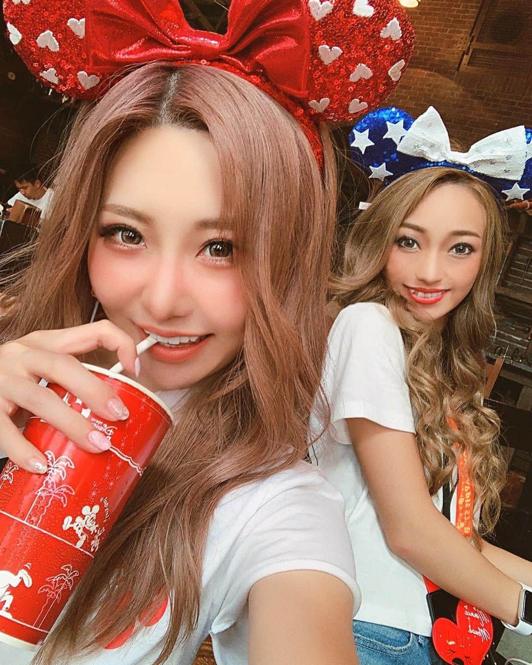 春咲ひなたのインスタグラム：「おはよ🌞🧡 . #ディズニー#ディズニーシー#ディズニーコーデ#ディズニーシーコーデ#リメイク服#ちびっこ#tシャツ女子#tシャツコーデ#tシャツリメイク#tシャツアレンジ#おっぱい#お姉さん#東京#新宿#歌舞伎町#キャバ嬢#もはや#元キャバ嬢#アジアンクラブ#マツエク#アイリスト募集中#春咲ひなた#YouTube#youtuber#新米#ゆーちゅーばー . YouTubeに関する問い合わせ先♡  株式会社YEEELL 〒150-0002  東京都渋谷区渋谷3-27-11 祐真ビル新館5F  info@yeeell.jp」