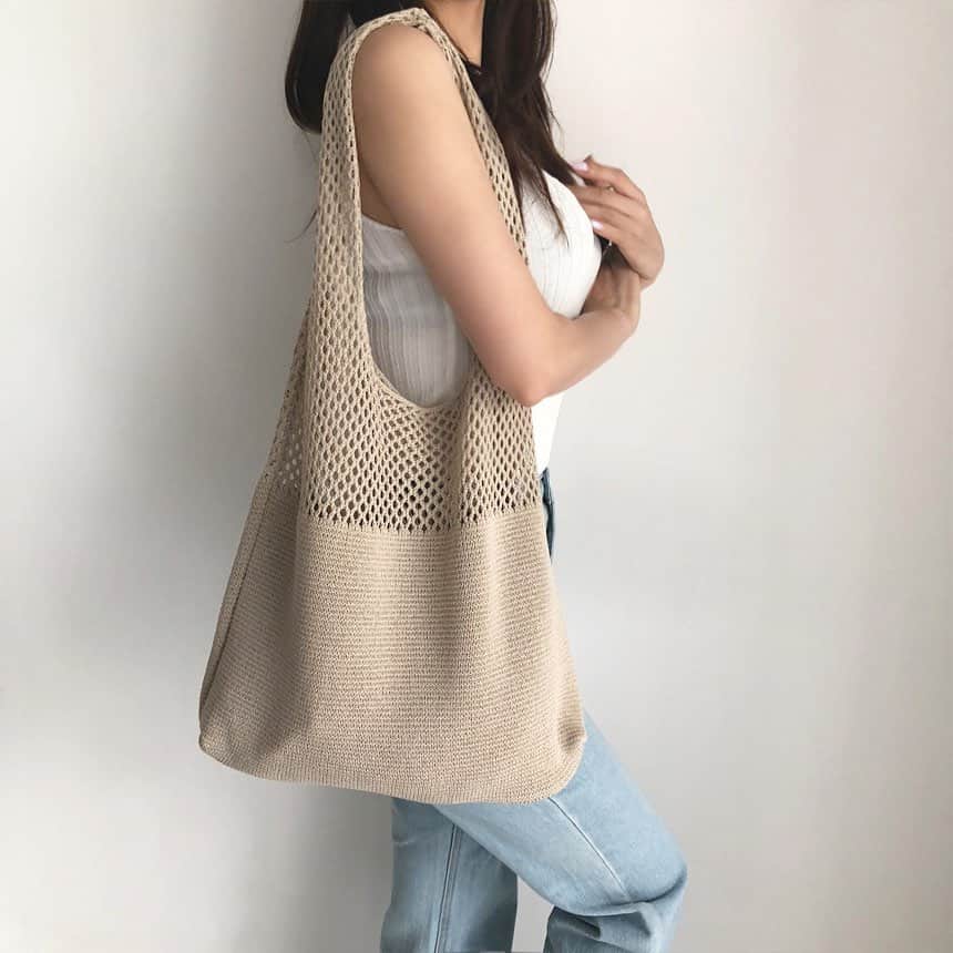 ショップにこにこさんのインスタグラム写真 - (ショップにこにこInstagram)「. shopnikoniko【style share】 .  #ニットバッグ ＮＯ:53588472 . ✨STYLE SHARE 募集中！✨ shopnikonikoのアイテムを取り入れてコーデを投稿しよう！ ハッシュタグは『 #shopnikoniko 』 . あなたの素敵なコーデ　を@shopnikonikoで紹介させてください！ 「リアル」で「身近」なオシャレコーデを楽しみにしています♪ . ✨webモデル募集中！✨ ファッションに興味がある方 モデルを目指している方 などなどご連絡お待ちしております。 詳細はプロフィール畫面にあります 公式ホームページにて。 . #メッシュバッグ #ニットバッグ #トートバッグ #春夏 #着回しコーデ #ootd #outfit #置き画倶楽部 #2020ss #fashion #プチプラ #プチプラコーデ #カジュアル #韓國ファッション #coordinate #コーデ #カジュアルコーデ #夏コーデ #大人コーデ #ママコーデ #オシャレママ #今日のコーデ #ショップにこにこ_zozotown」7月25日 14時43分 - shopnikoniko